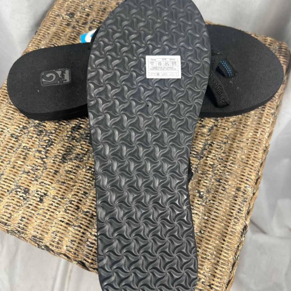 NWT Teva Olowahu Sandals for Women in Black - Size 11 - Picture 6 of 9